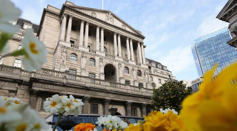 Bank of England trials artificial intelligence and blockchain in bid to stay ahead of the pack